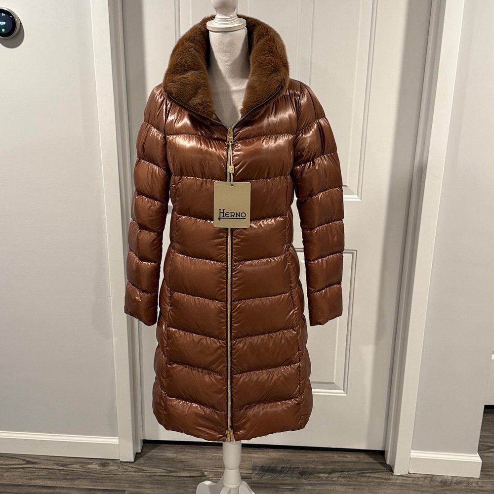 NWT Herno Ultralight Zip-Up Puffer Coat 44 US 8  Jacket Faux Fur Collar NEW! - Picture 4 of 16